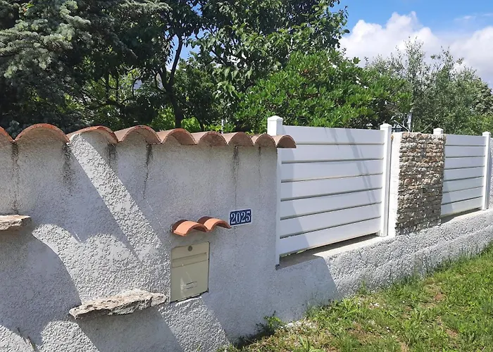 Marie Avec Climatisation Apartment *